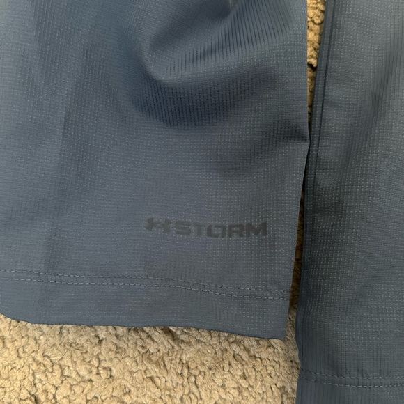 Fitted Storm Men’s running jacket - Picture 5 of 8